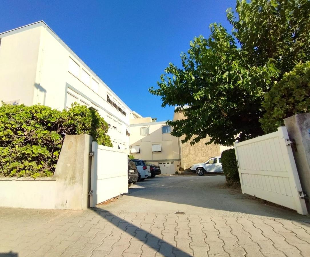 Cosy Studio En Etage Residence Front De Mer 팔라바 레 플로 외부 사진