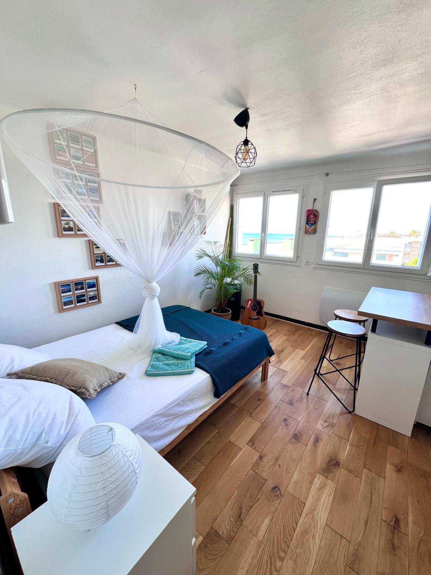 Cosy Studio En Etage Residence Front De Mer 팔라바 레 플로 외부 사진